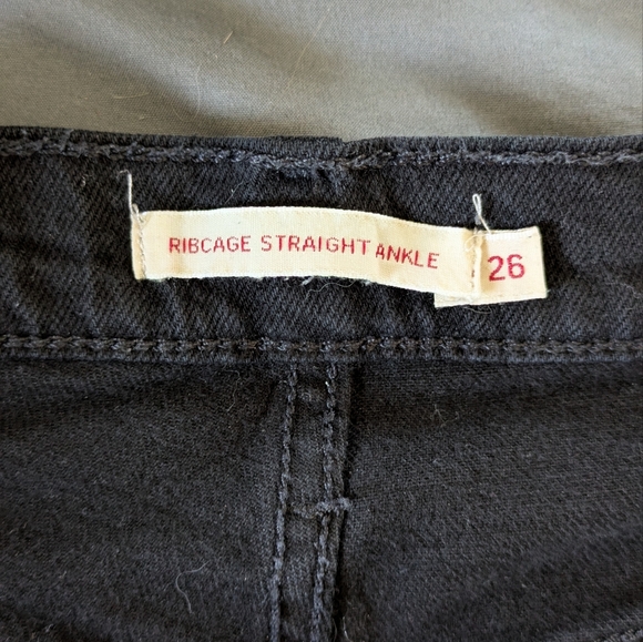 Levi's Ribcage Straight Ankle Jeans - Picture 6 of 7